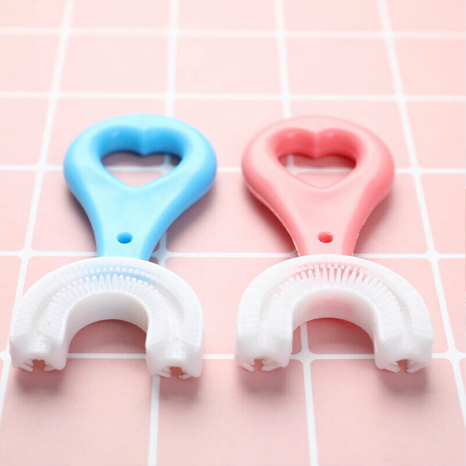 4774 Kids U S Tooth Brush used in all kinds of household bathroom places for washing teeth of kids, toddlers and children’s easily and comfortably. 4774 Kids U S Tooth Brush used in all kinds of household bathroom places for washing teeth of kids, toddlers and children’s easily and comfortably.